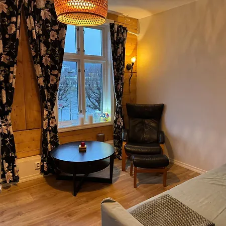 View In Center Of - 3 Bedrooms