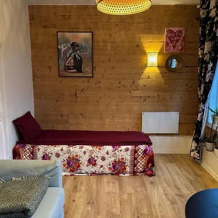 View In Center Of - 3 Bedrooms Bergen