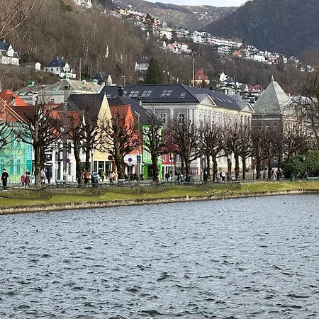 View In Center Of - 3 Bedrooms Apartment Bergen