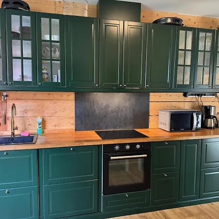 View In Center Of - 3 Bedrooms *