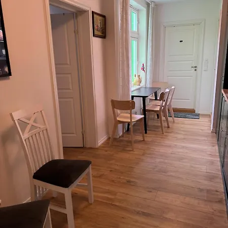 View In Center Of - 3 Bedrooms Bergen