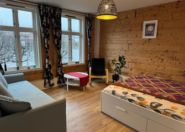 View In Center Of - 3 Bedrooms Apartament