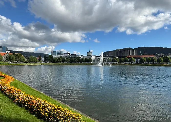 View In Center Of - 3 Bedrooms Apartment Bergen