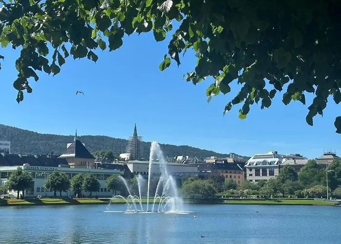 View In Center Of - 3 Bedrooms