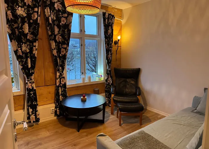 View In Center Of - 3 Bedrooms