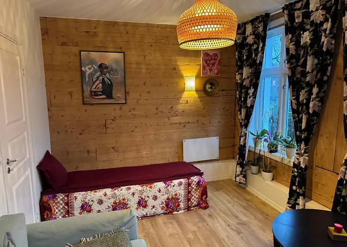 View In Center Of - 3 Bedrooms * Bergen