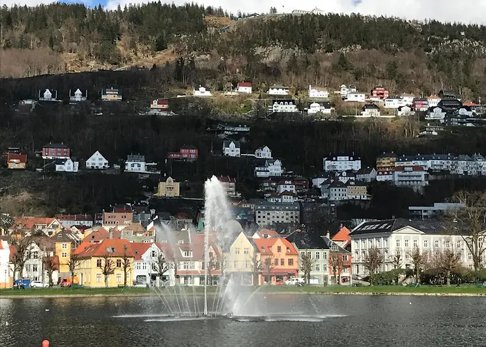 View In Center Of - 3 Bedrooms Apartment Bergen