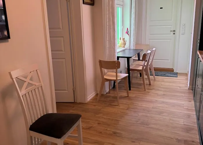 View In Center Of - 3 Bedrooms Bergen